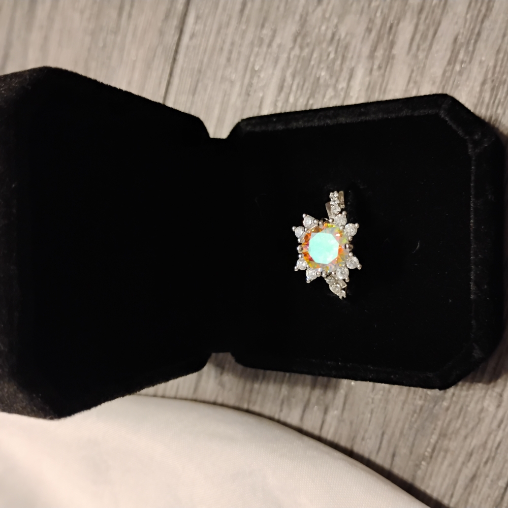 Moissanite bubble Stone Starburst Ring - Picture 5 of 7